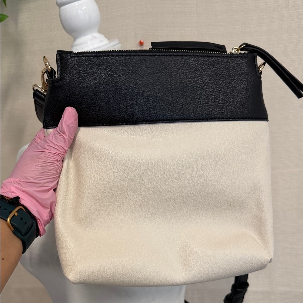 Chico's Black and Cream Crossbody Bag - Picture 3 of 9